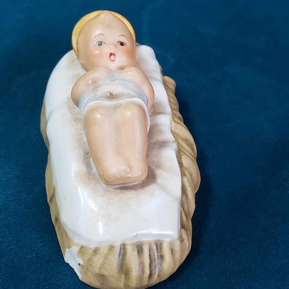 Vintage Goebel manger scene - Picture 10 of 13